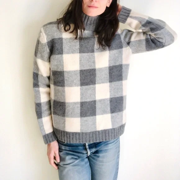 100% lambswool gray gingham sweater - Picture 4 of 14